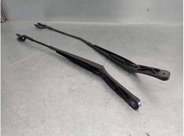 Recambio de brazo limpia delantero derecho para volkswagen eos (1f8) 2.0 tdi referencia OEM IAM 