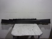 Recambio de faldon lateral para bmw serie 1 cabrio (e88) 2.0 turbodiesel cat referencia OEM IAM 51770036142 NEGRO DERECHO