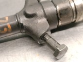 Replacement injector for Toyota Avensis Saloon (T25) 2.0 turbodiesel cat OEM IAM reference 236700G010 DENSO