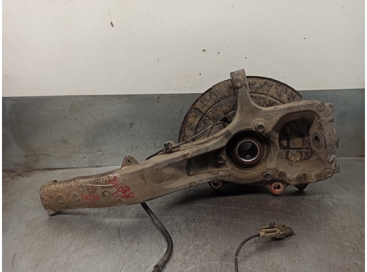 Recambio de mangueta delantera izquierda para jeep commander 3.0 crd cat referencia OEM IAM 52090177AC  CESTA 42B