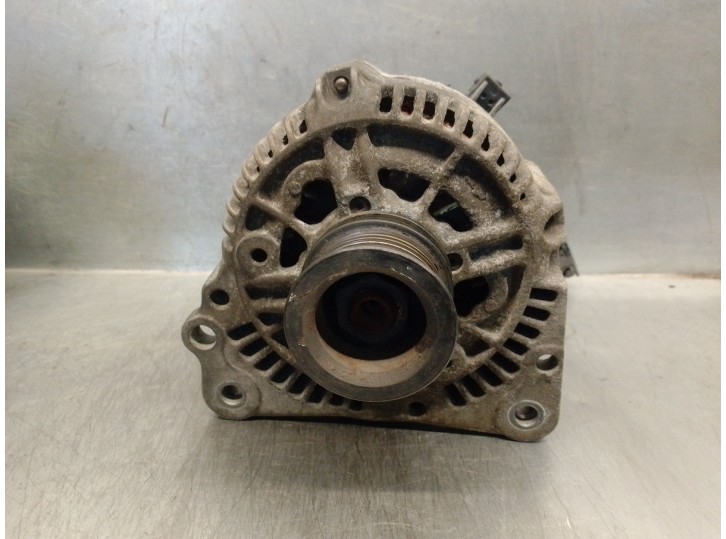 Replacement alternator for Seat Ibiza (6K) 1.4 OEM IAM reference 028903025Q 0123320007 BOSCH
