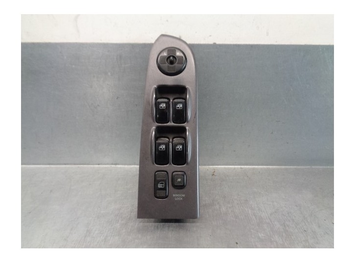 Replacement front left window lift switch for Hyundai Trajet (FO) 2.0 CRDi GLS OEM IAM reference 620W03030 