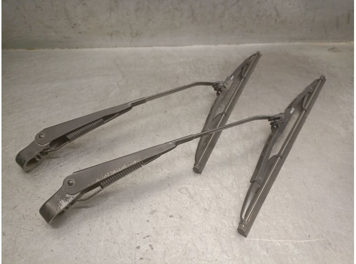 Recambio de brazo limpia delantero derecho para land rover defender (ld) 2.5 tdi referencia OEM IAM PRC4277 PRC4277 