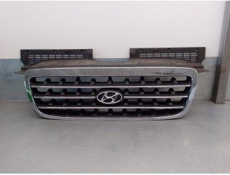 Recambio de rejilla delantera para hyundai trajet (fo) 2.0 crdi gls referencia OEM IAM 863523A000 