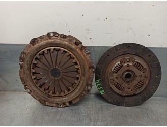 Replacement clutch kit for Renault Clio II Phase II (B/CB0) 1.5 dCi diesel OEM IAM reference 8200144982 