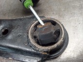 Recambio de brazo suspension inferior delantero derecho para volkswagen passat berlina (312) 1.8 referencia OEM IAM 357407158 