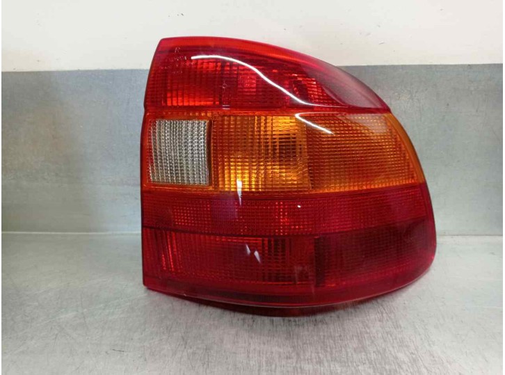 Recambio de piloto trasero derecho para opel astra f berlina 1.7 turbodiesel (17 dt / lu8) referencia OEM IAM 714098290132 