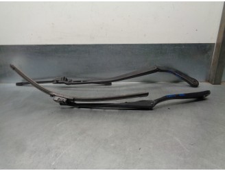 Replacement front right wiper arm for BMW 3 Series Saloon (E90) 320d OEM IAM reference 