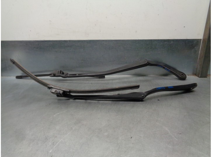 Replacement front right wiper arm for BMW 3 Series Saloon (E90) 320d OEM IAM reference 