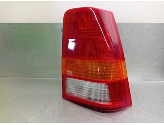 Recambio de piloto trasero derecho para opel kadett e 1.6 referencia OEM IAM 16530224  4 PUERTAS