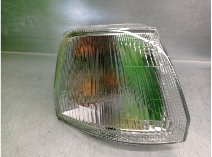 Replacement of front right light for Peugeot 306 sedan 3/5 doors (S1) 1.9 diesel OEM IAM reference 084609 