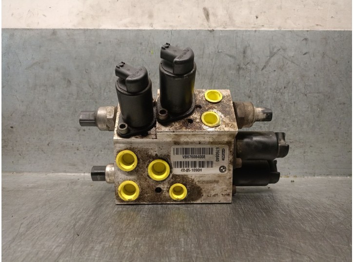 Recambio de bomba suspension para bmw 5 (e60) 530 d referencia OEM IAM 6760840 34516777802 