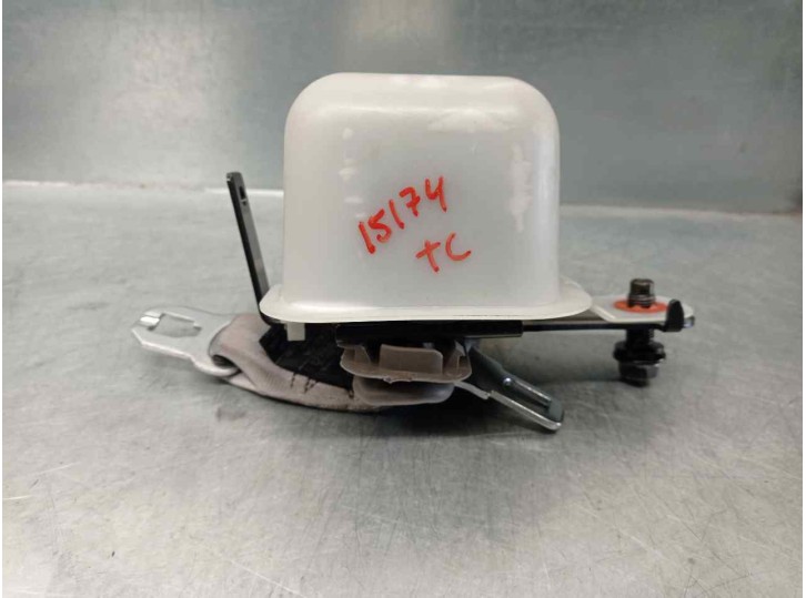 Recambio de cinturon seguridad trasero central para hyundai accent (mc) 1.4 cat referencia OEM IAM 898101E020  4 PUERTAS