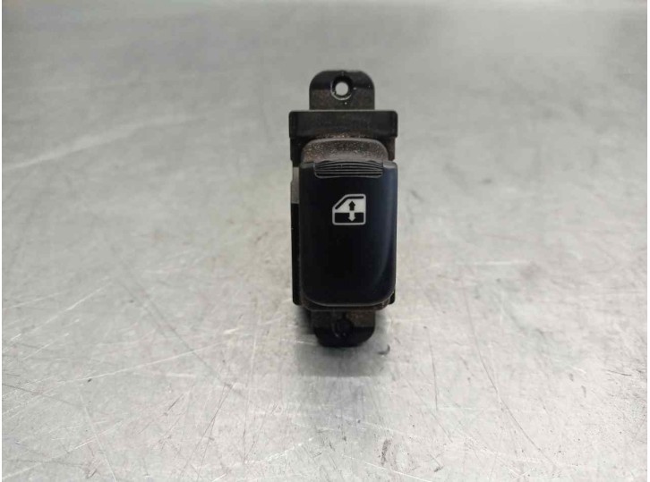 Replacement rear left window lift switch for hyundai accent (mc) 1.4 cat OEM IAM reference 621W03620 