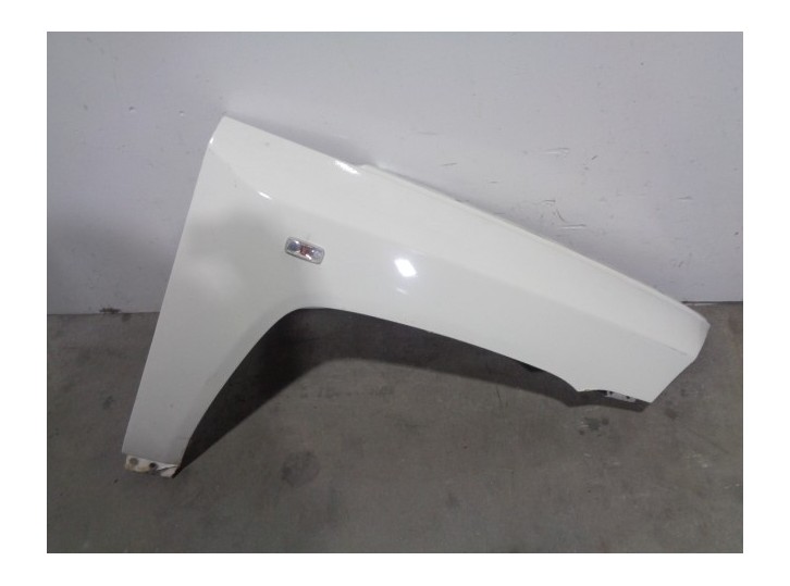 Recambio de aleta delantera derecha para jeep compass 2.0 crd cat referencia OEM IAM 5160036AC BLANCA 