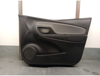 Recambio de guarnecido puerta delantera derecha para toyota yaris (_p13_) 1.5 hybrid (nhp130_) referencia OEM IAM 676100DR8023 6