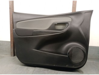 Recambio de guarnecido puerta delantera izquierda para toyota yaris (_p13_) 1.5 hybrid (nhp130_) referencia OEM IAM 676200DR8023