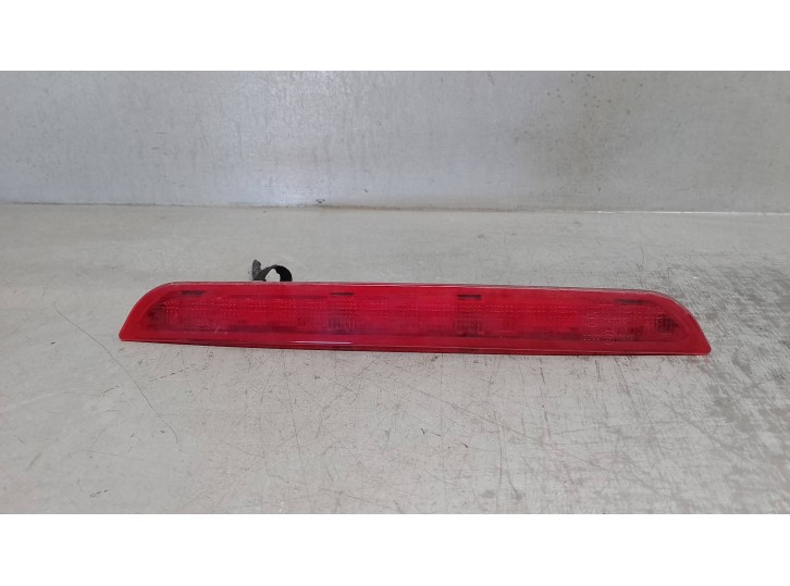 Recambio de luz central de freno para mazda cx-5 2.2 turbodiesel cat referencia OEM IAM KD5351580  