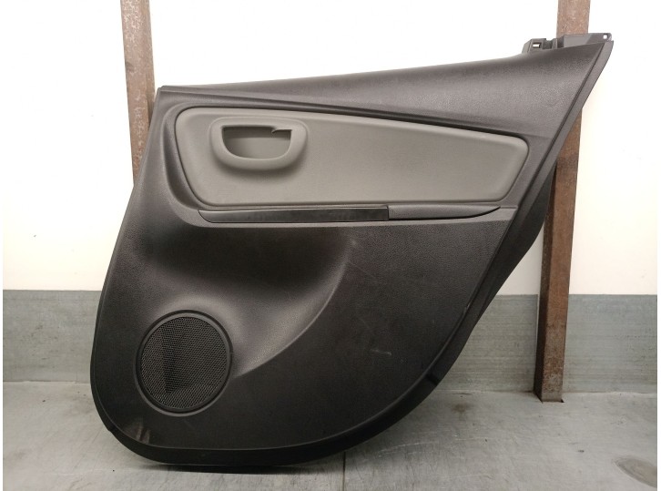 Recambio de guarnecido puerta trasera derecha para toyota yaris (_p13_) 1.5 hybrid (nhp130_) referencia OEM IAM 676300DE0026 676