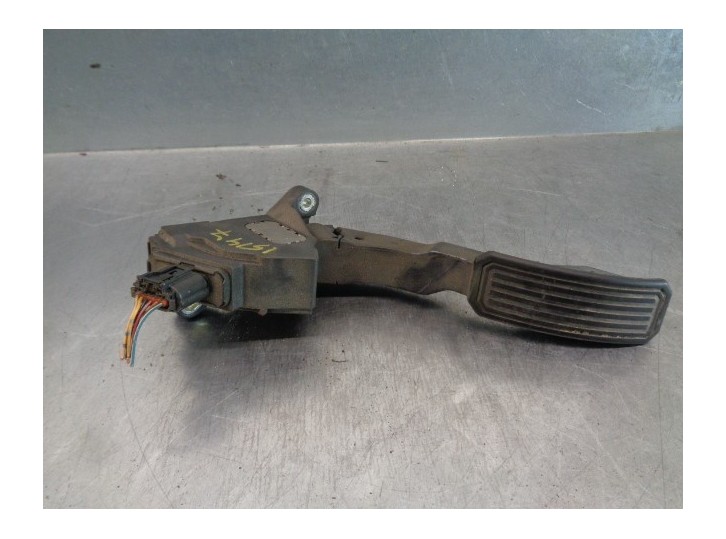 Recambio de potenciometro pedal para toyota auris luna+ referencia OEM IAM 7811002010 