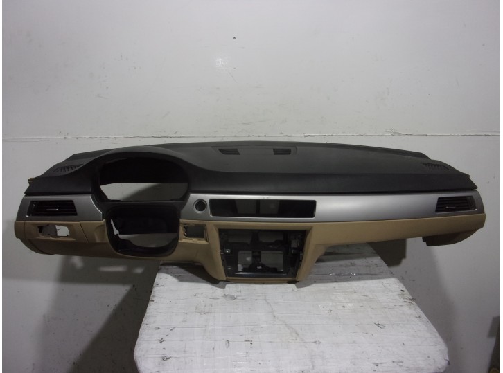 Recambio de salpicadero para bmw serie 3 berlina (e90) 320d referencia OEM IAM 51457155768 NEGRO Y BEIGE 