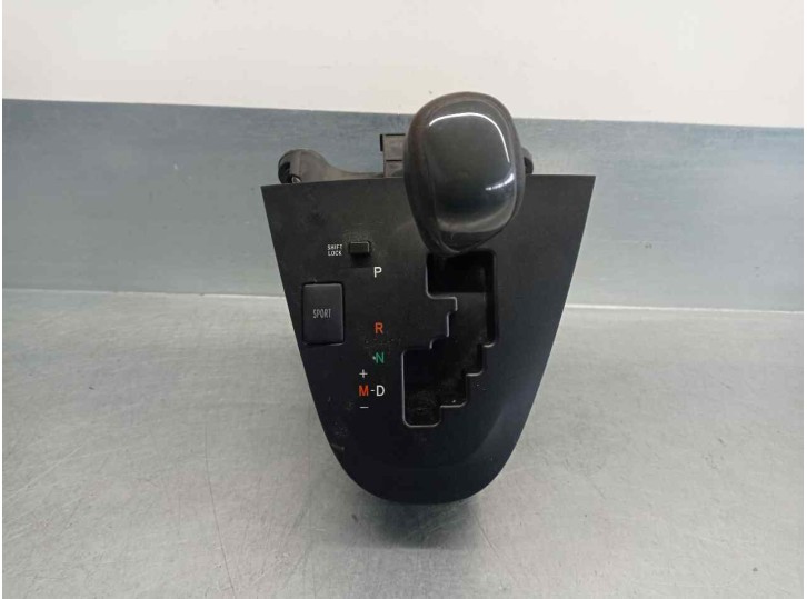 Replacement gear lever for Toyota Corolla Verso (R1) 2.2 turbodiesel CAT OEM IAM reference 3356064050 