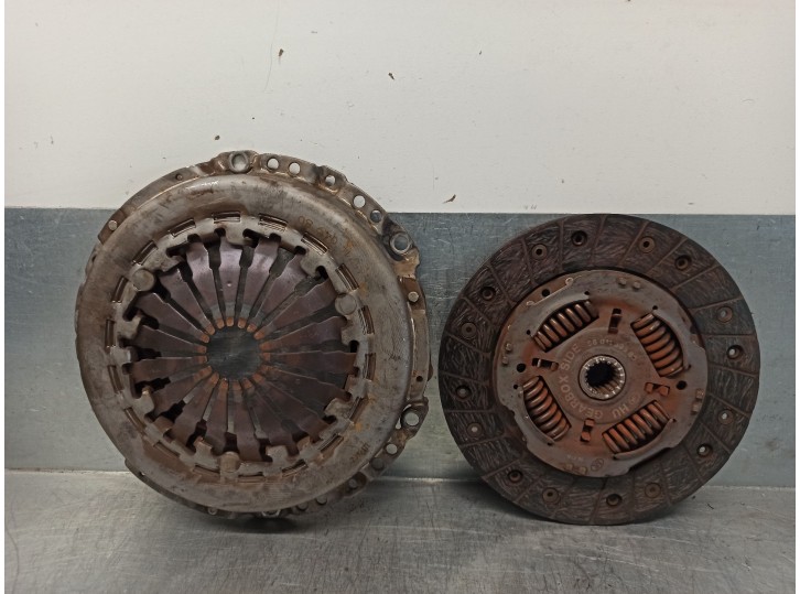 Replacement clutch kit for Citroën C3 III (SX) 1.2 VTi 82 OEM IAM reference 9671404980 