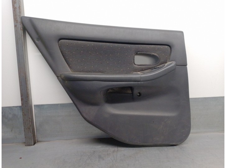 Recambio de guarnecido puerta trasera izquierda para hyundai elantra (xd) 2.0 crdi cat referencia OEM IAM 833012D360RG 5 PUERTA