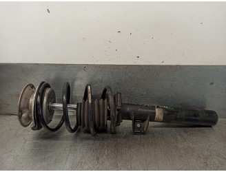 Replacement front right shock absorber for BMW 3 Series saloon (E90) 2.0 16V diesel OEM IAM reference 31316771178 82490300