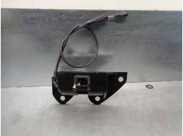 Replacement boot/tailgate lock for Renault Megane II Coupe/Cabrio 1.6 16V OEM IAM reference 8200355695 