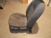 Recambio de asiento delantero izquierdo para ford focus berlina (cap) ambiente (d) referencia OEM IAM TELA GRIS 5 PUERTAS