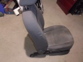 Recambio de asiento delantero izquierdo para ford focus berlina (cap) ambiente (d) referencia OEM IAM TELA GRIS 5 PUERTAS