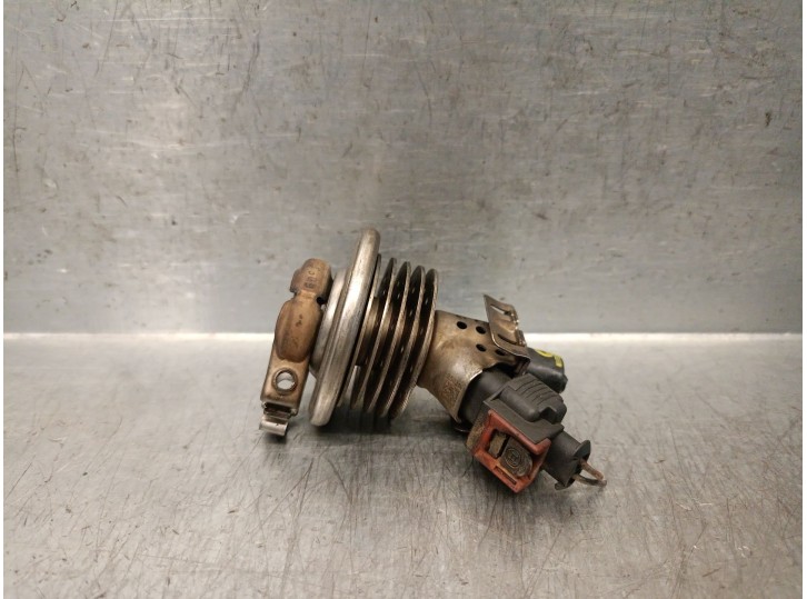 Recambio de inyector para land rover discovery sport (l550) 2.0 d 4x4 referencia OEM IAM FX23189E3AA 