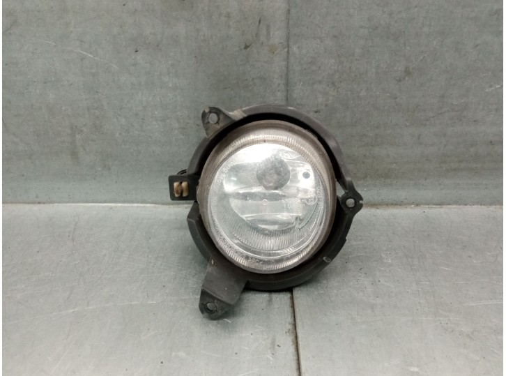 Recambio de faro antiniebla derecho para ssangyong actyon 2.0 td cat referencia OEM IAM 8320221000 8320221000 