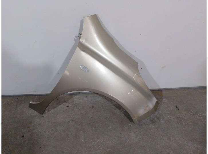 Recambio de aleta delantera derecha para nissan micra (k12e) 1.2 cat referencia OEM IAM 63100AX630 DORADO 