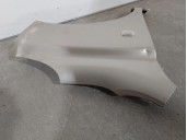 Recambio de aleta delantera derecha para nissan micra (k12e) 1.2 cat referencia OEM IAM 63100AX630 DORADO 