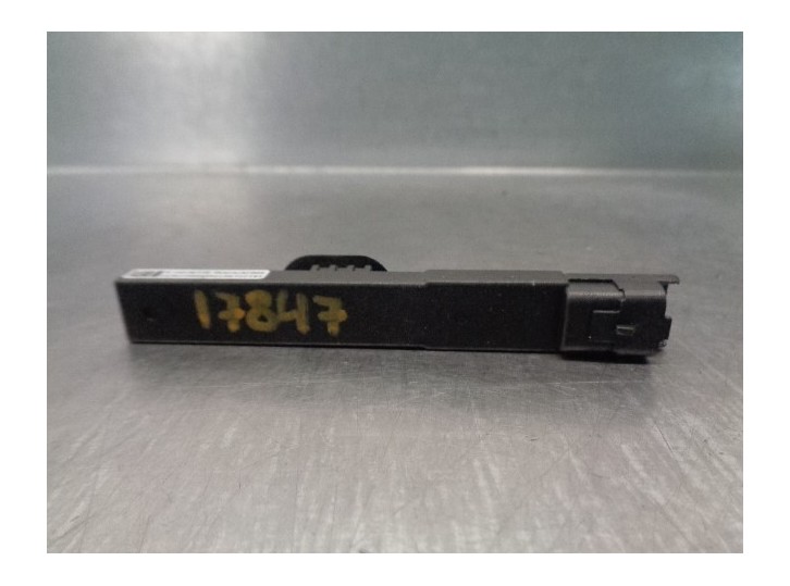 Recambio de antena para citroën c3 iii (sx) 1.2 vti 82 referencia OEM IAM 9672409080 
