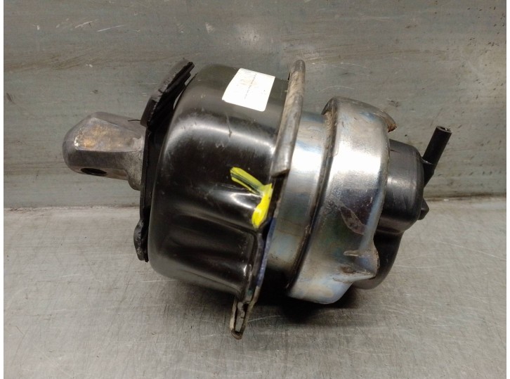 Replacement right engine mount for BMW X5 (E70) 3.0 Turbodiesel OEM IAM reference 22116795416 