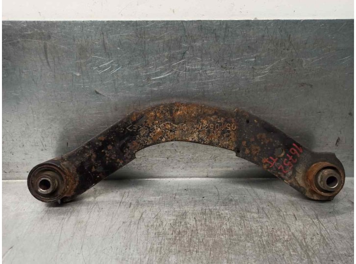 Recambio de brazo suspension superior trasero izquierdo para jeep compass 2.0 crd cat referencia OEM IAM 05105271D  