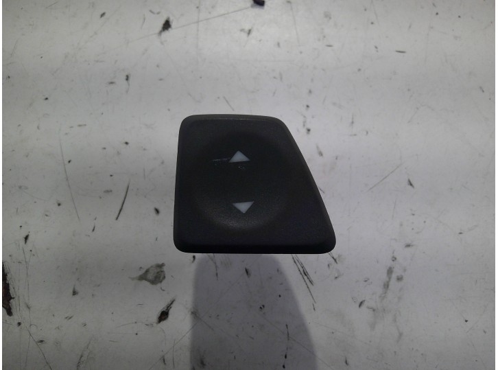 Recambio de mando elevalunas delantero derecho para fiat 500 (312_) 1.4 (312axc1b, 312cxc1b) referencia OEM IAM 305063248A  