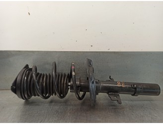 Replacement front right shock absorber for Renault Megane IV 5-door sedan 1.2 TCe Energy OEM IAM reference 543025368R E46755