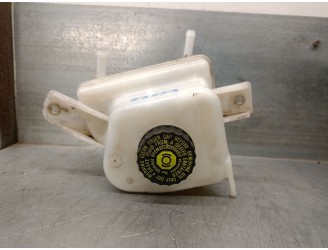 Recambio de deposito liquido frenos para toyota yaris (_p13_) 1.5 hybrid (nhp130_) referencia OEM IAM 472200D181 472200D181 0335