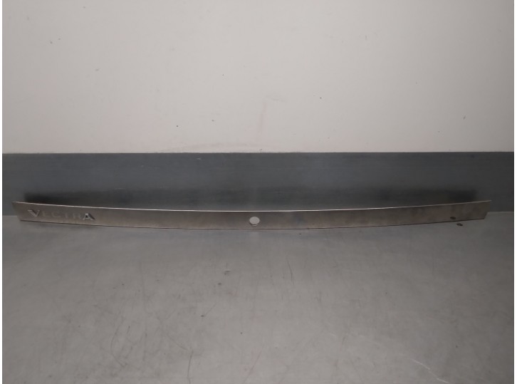 Recambio de molduras traseras para opel vectra c berlina 1.8 16v cat (z 18 xe / 2h9) referencia OEM IAM 24429215 