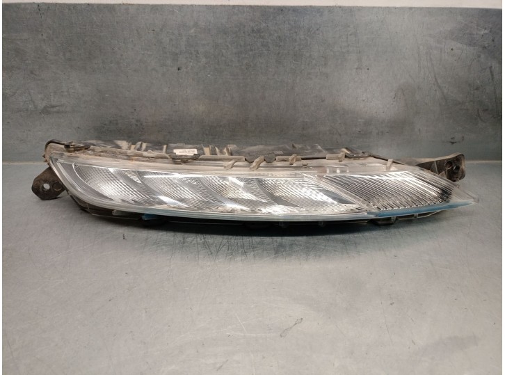 Replacement right front light for Citroën C4 Picasso II 1.6 BlueHDi 120 OEM IAM reference 9676036280 9676036280 
