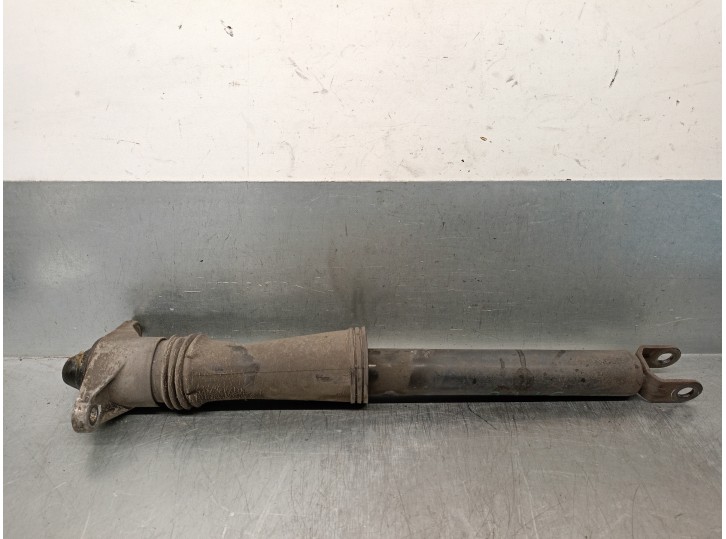 Recambio de amortiguador trasero derecho para hyundai i30cw 1.6 crdi cat referencia OEM IAM 553112L600  