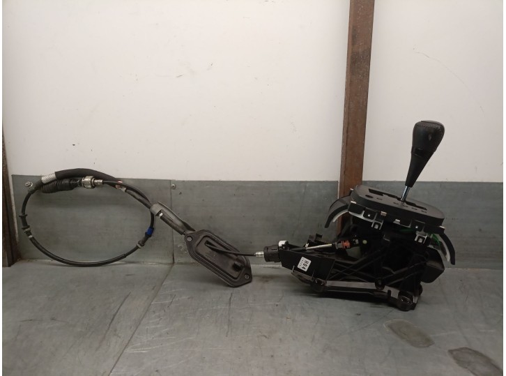 Recambio de palanca cambio para toyota yaris (_p13_) 1.5 hybrid (nhp130_) referencia OEM IAM 3356052620 3356052620 