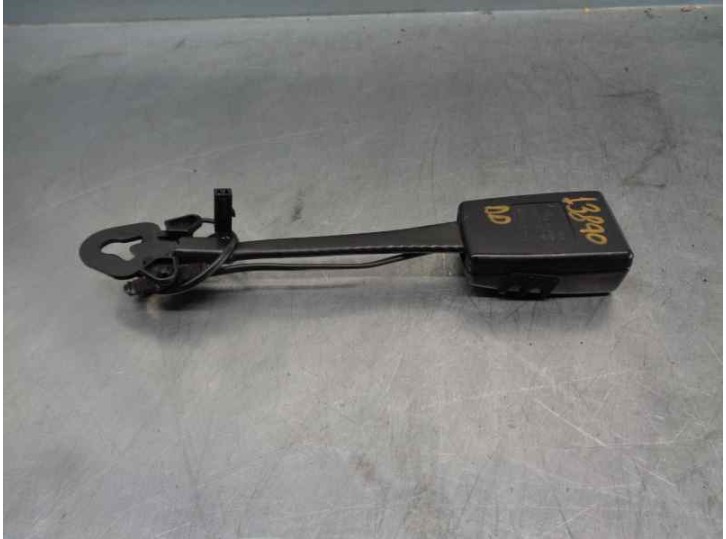 Recambio de enganche cinturon para skoda superb combi (3t5) 2.0 tdi dpf referencia OEM IAM 3T0858471  