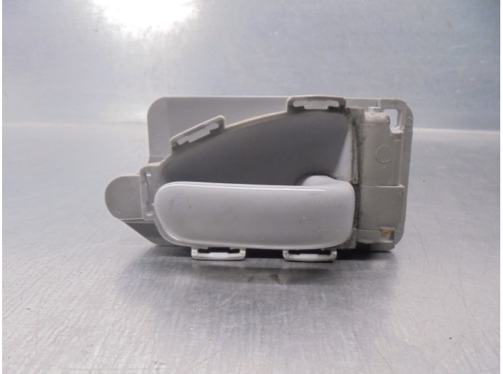 Replacement front right interior door handle for Citroën Xsara Picasso 1.6 16V HDi FAP OEM IAM reference 9631487677 5 DOOR