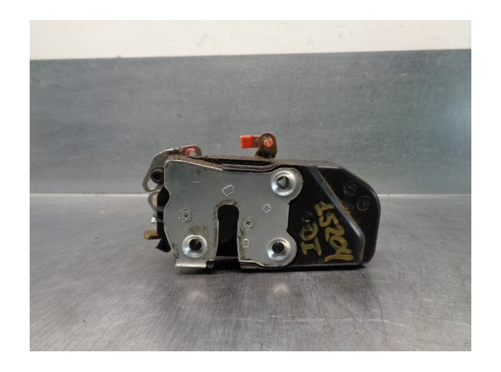 Replacement front left door lock for Chrysler PT Cruiser (PT) 1.6 Classic OEM IAM reference 05027961AH 4 PINS