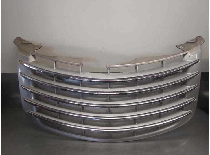 Replacement front grille for Chrysler PT Cruiser (PT) 1.6 Classic OEM IAM reference 5152033AA 